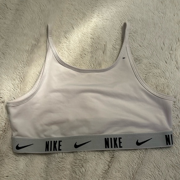 Nike Sports Bra Juniors L NEVER WORN - Picture 1 of 3